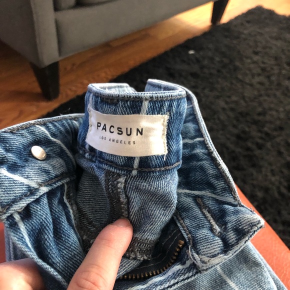 Jeans- PACSUN MOM JEANS. SIZE 22. Excellent condition. - Picture 5 of 9